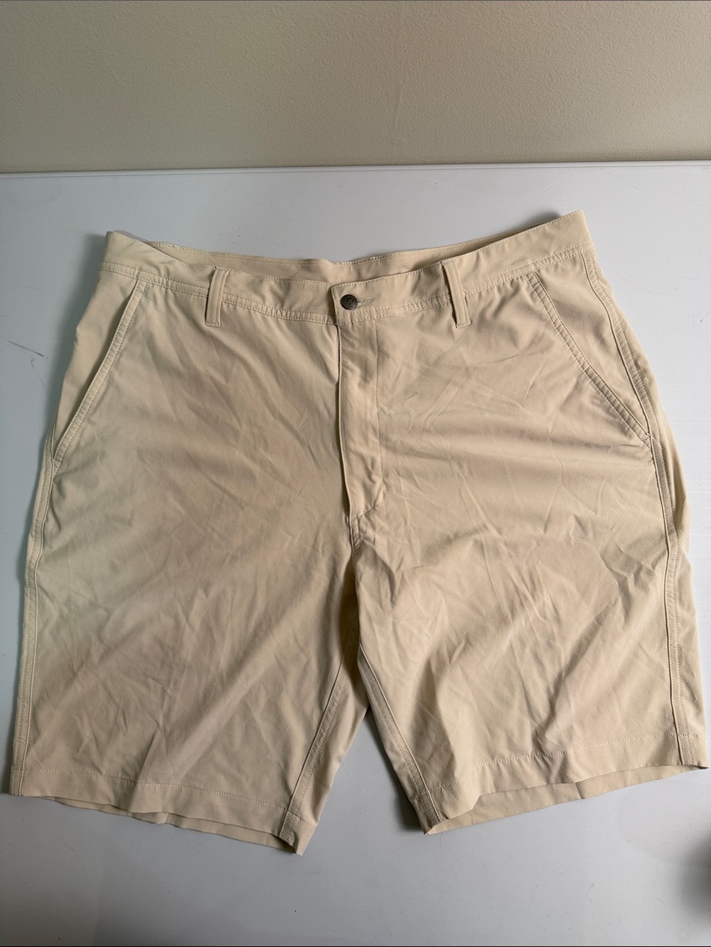 FootJoy Mens Cream Flat-Front Golf Shorts Sz 36